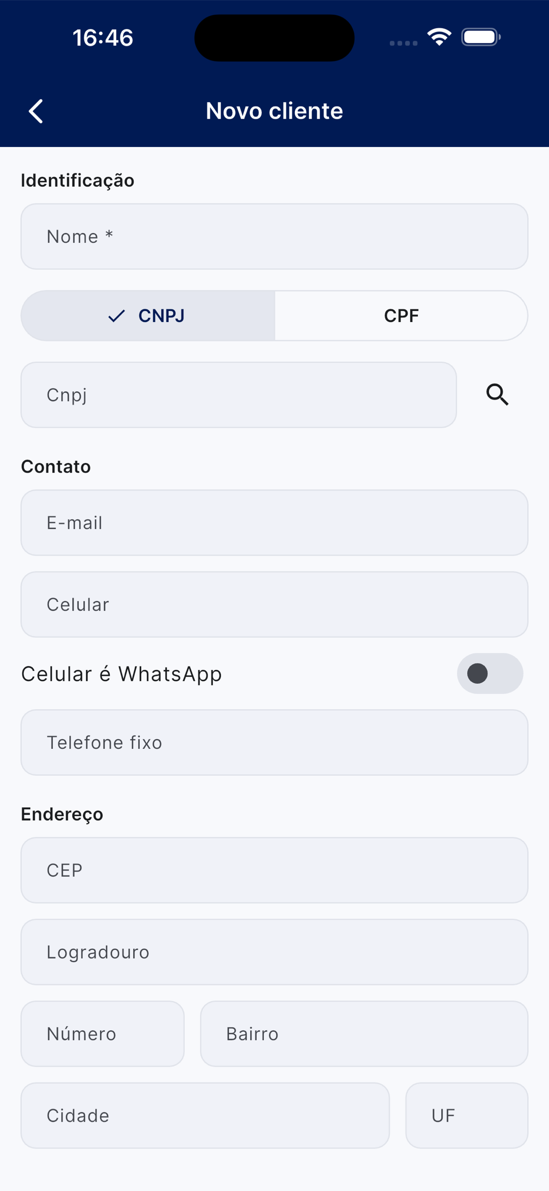 Formulário de novo cliente em branco no app, pronto para preenchimento