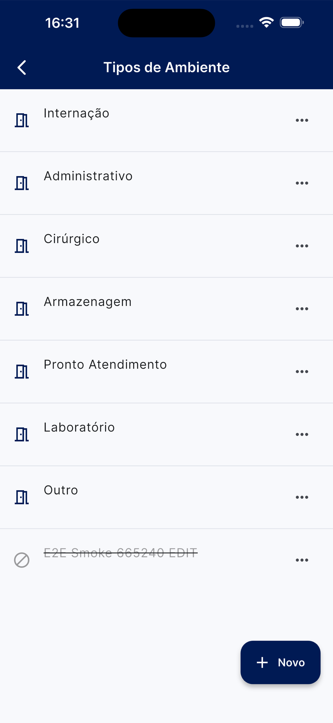 Lista de tipos de ambiente do app: Internação, Cirúrgico, Laboratório, com um item inativo riscado