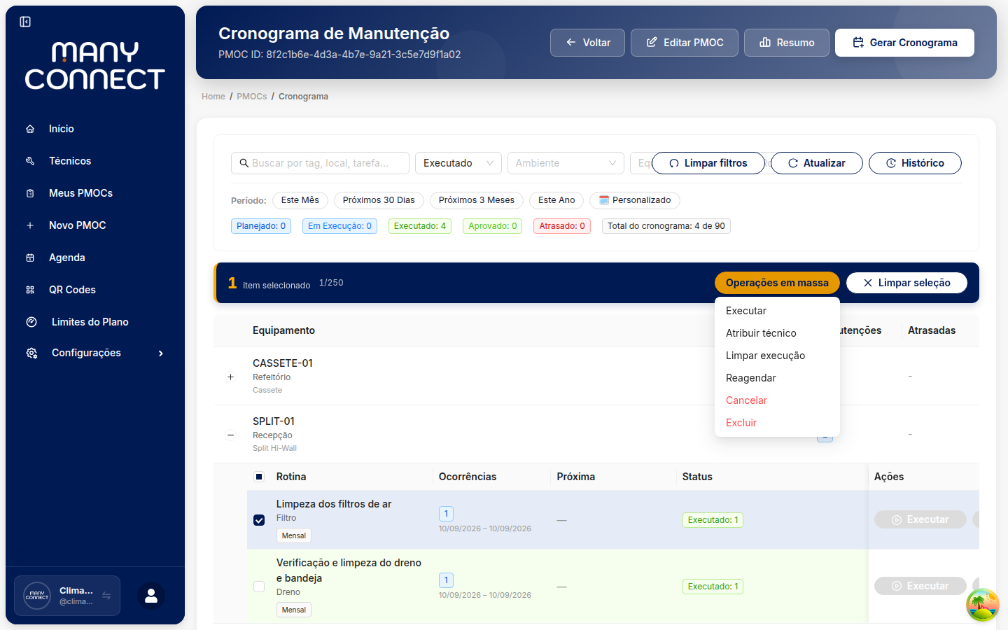 Menu Operações em massa aberto com as opções Executar, Atribuir técnico, Limpar execução, Reagendar, Cancelar e Excluir