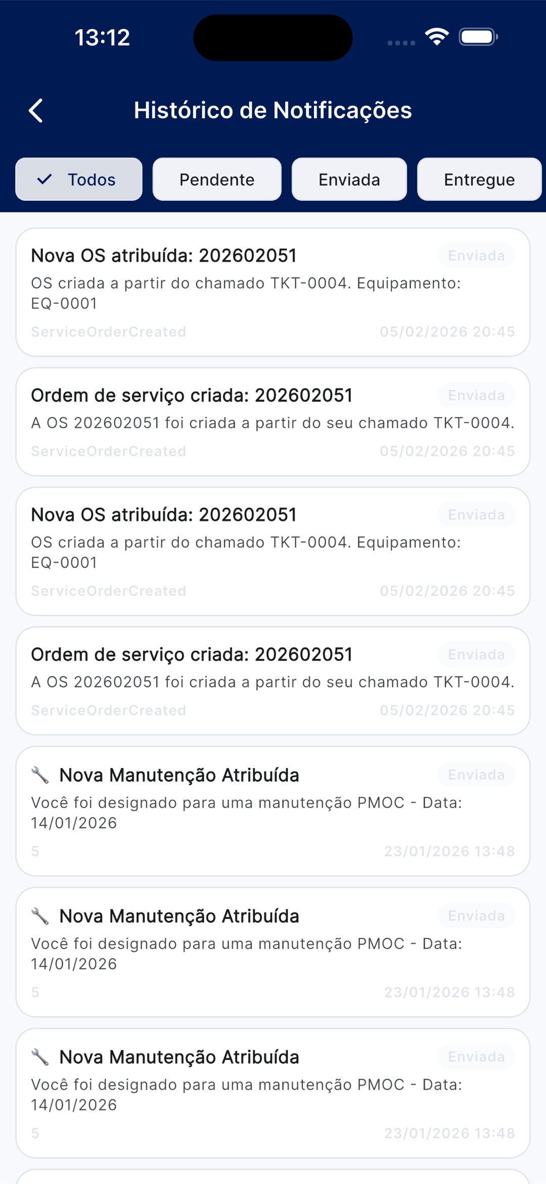 Histórico de notificações com filtros Todos/Pendente/Enviada/Entregue e cards de notificações de OS e manutenção atribuída, cada um com status e data